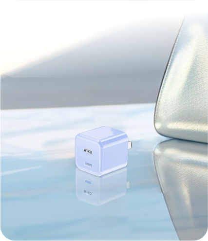 小巧便携随身充